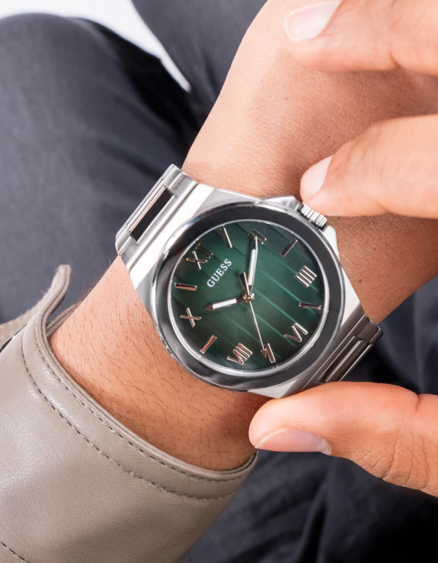 Guess Men's Silver Tone Analog Watch