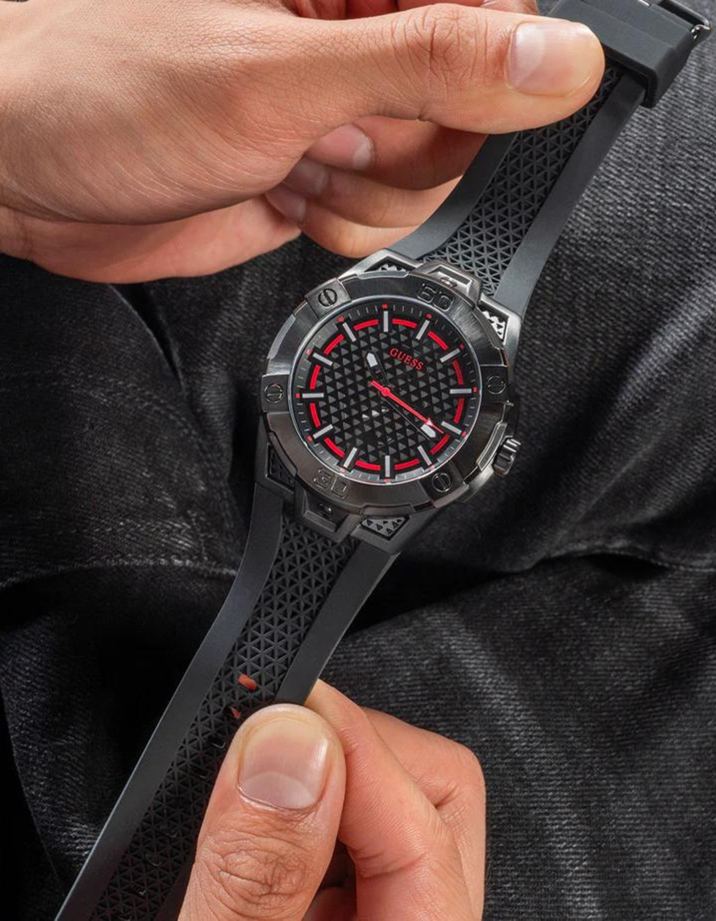 GUESS Men's Black Analog Watch