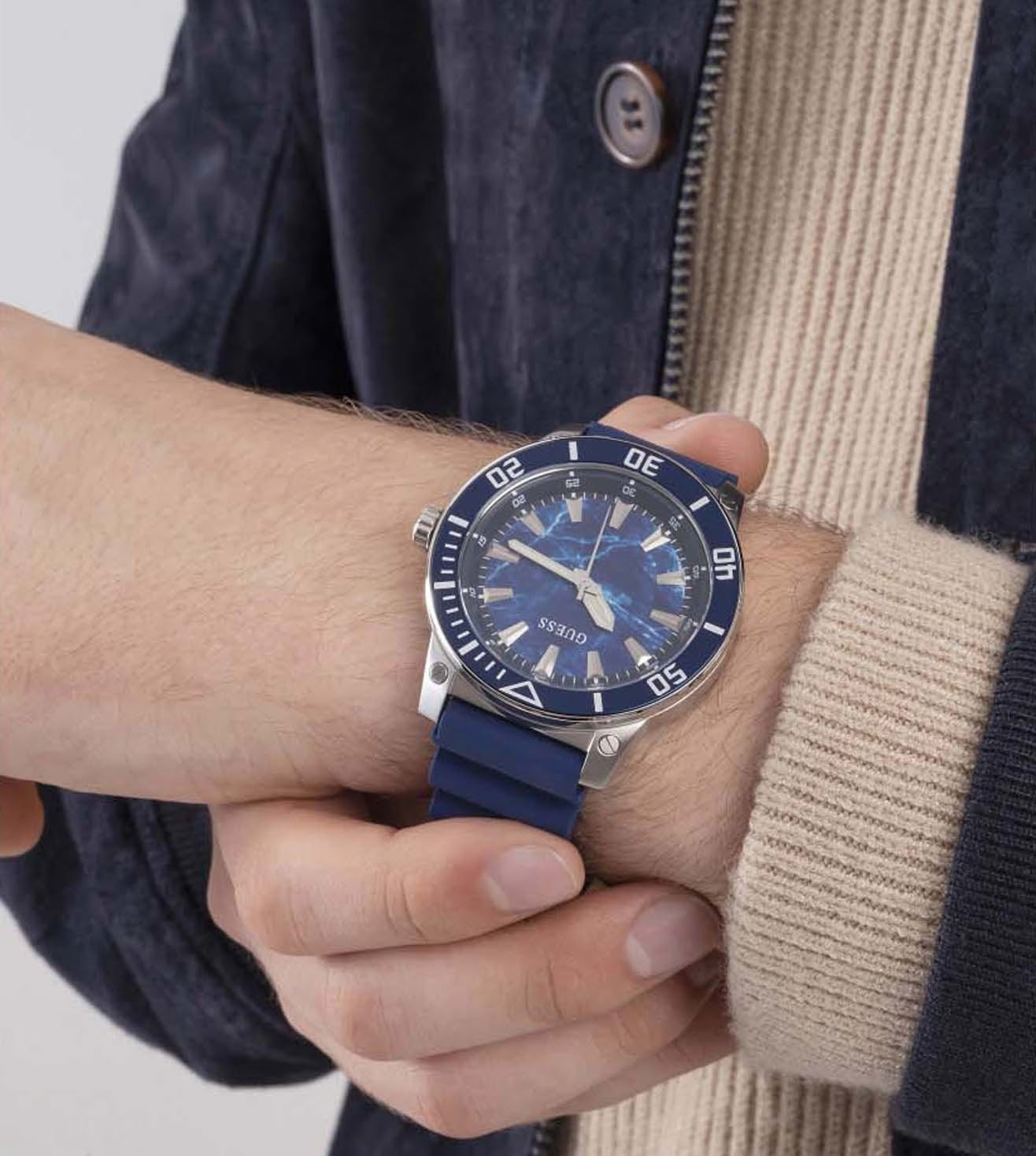 GUESS QUARTZ Men Blue Round Dial Analog Watch