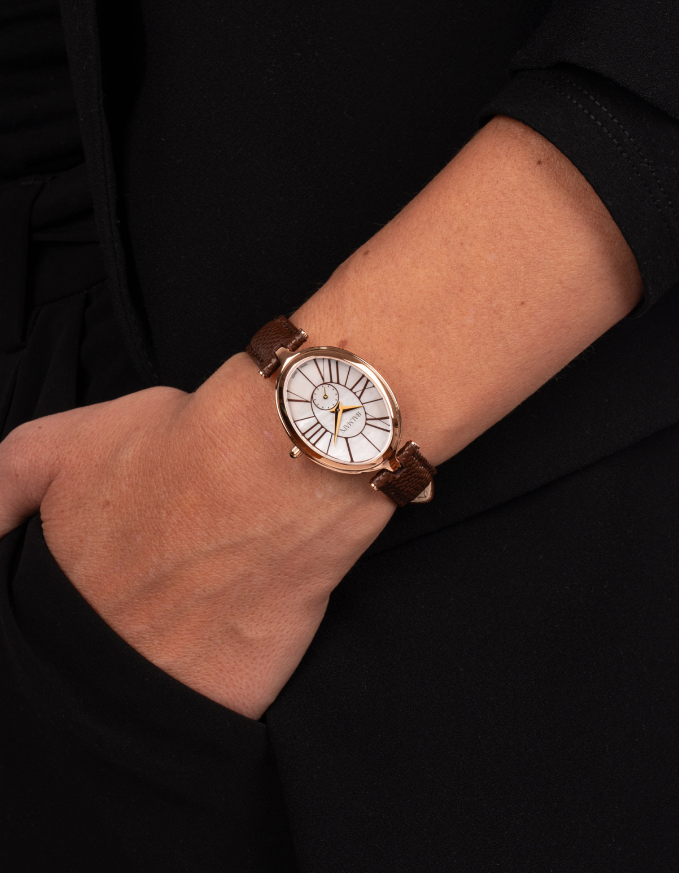 Balmain Haute Elegance Oval
