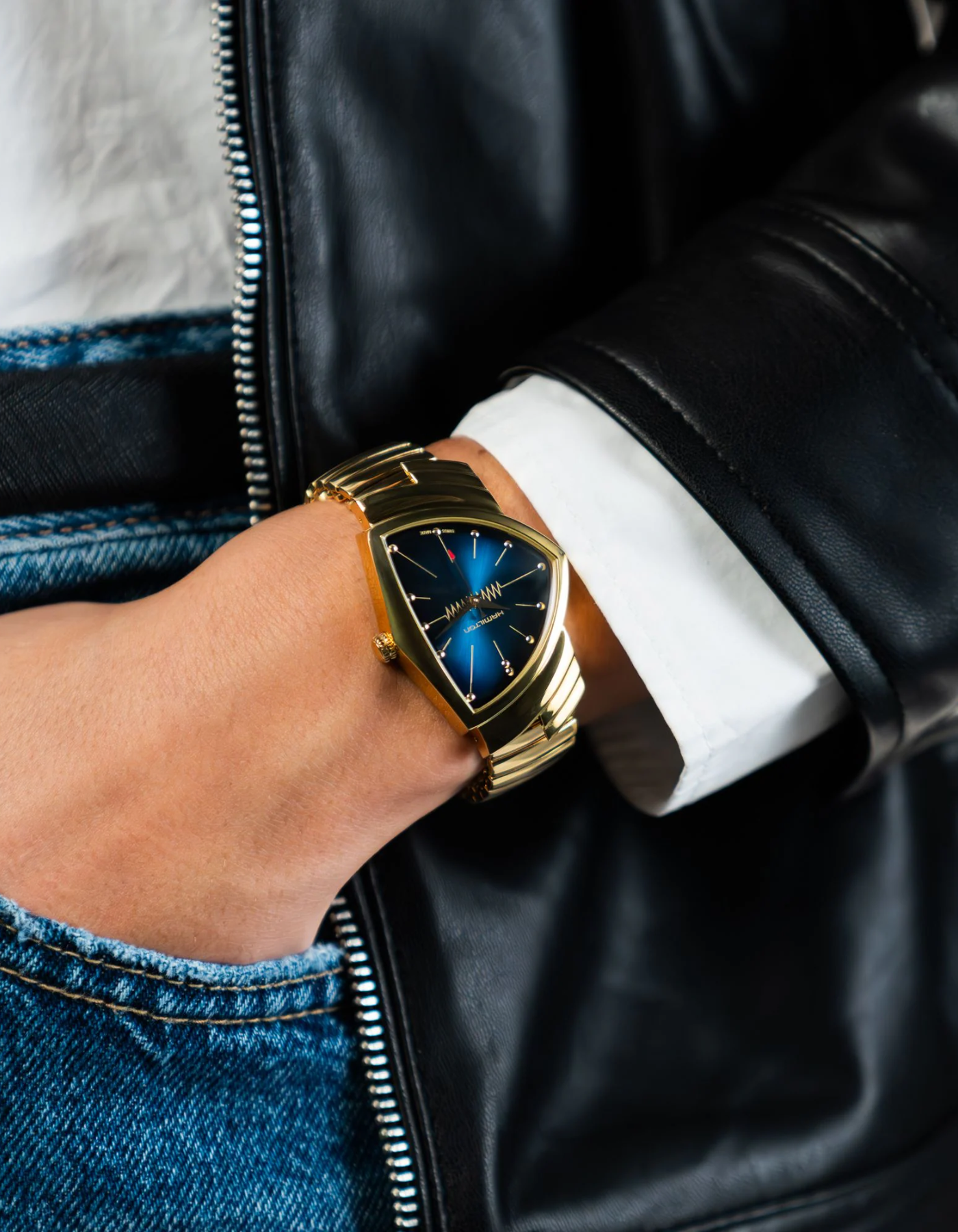 Hamilton Ventura Quartz
